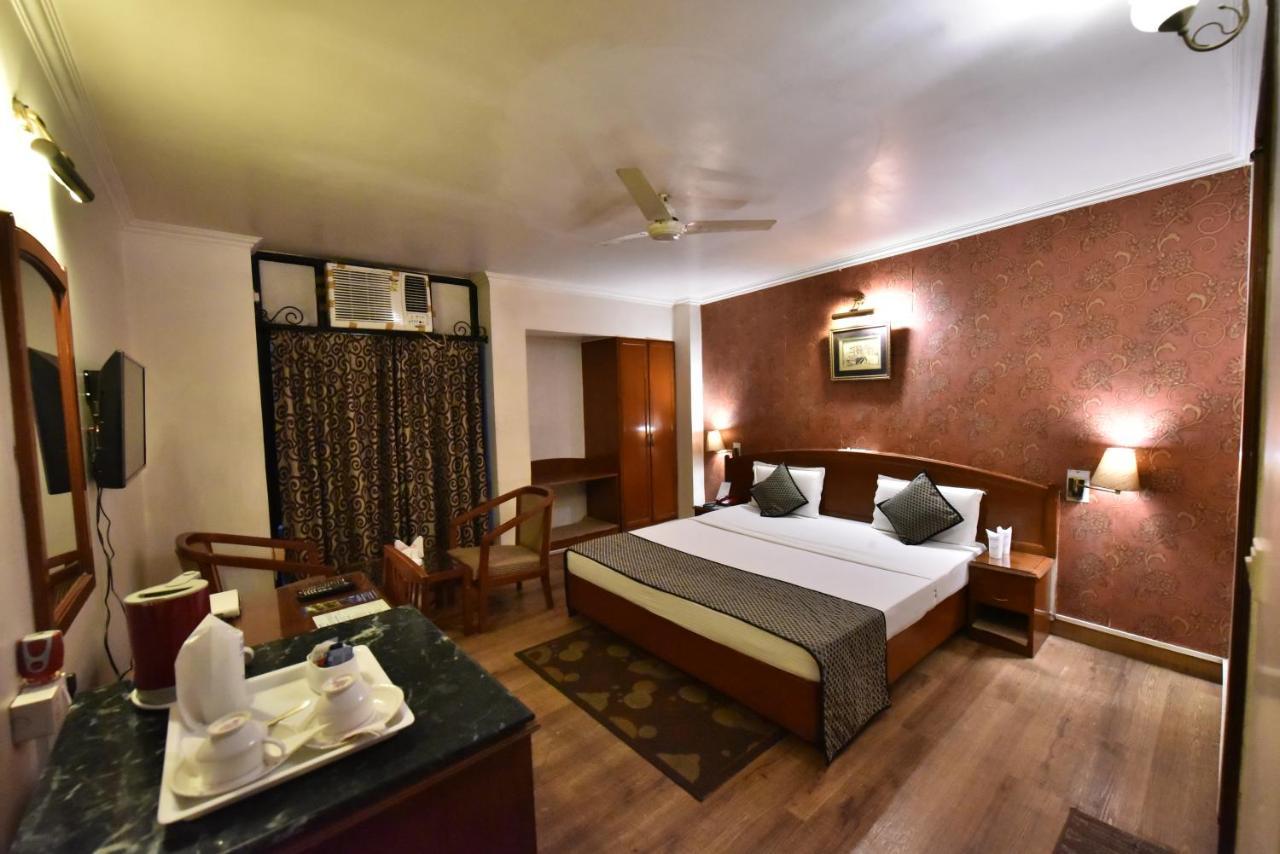 Tekareesinn Lucknow Esterno foto