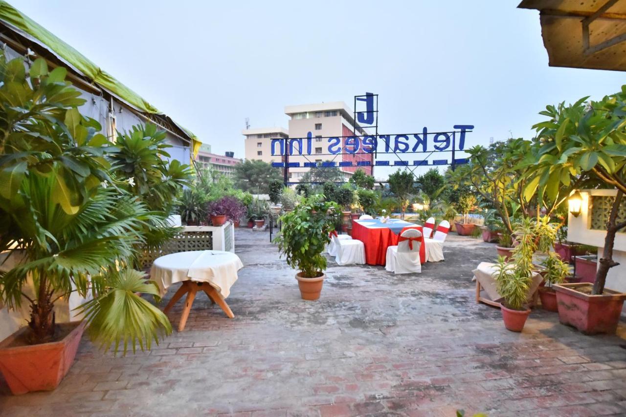Tekareesinn Lucknow Esterno foto